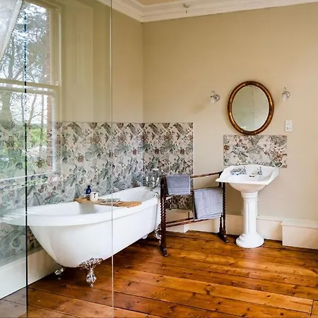 Charming 18th Century * Topcliffe Station