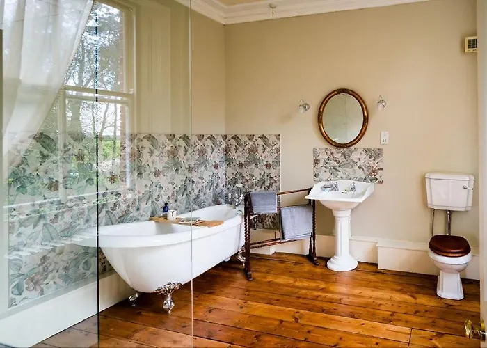 Charming 18th Century * Topcliffe Station