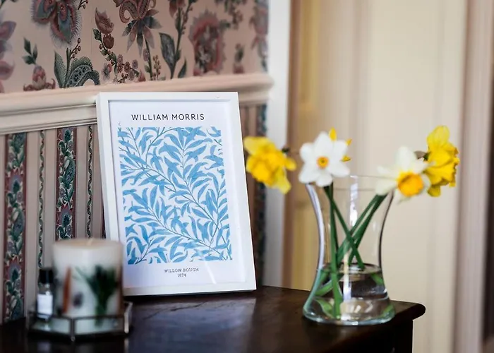 Charming 18th Century * Topcliffe Station